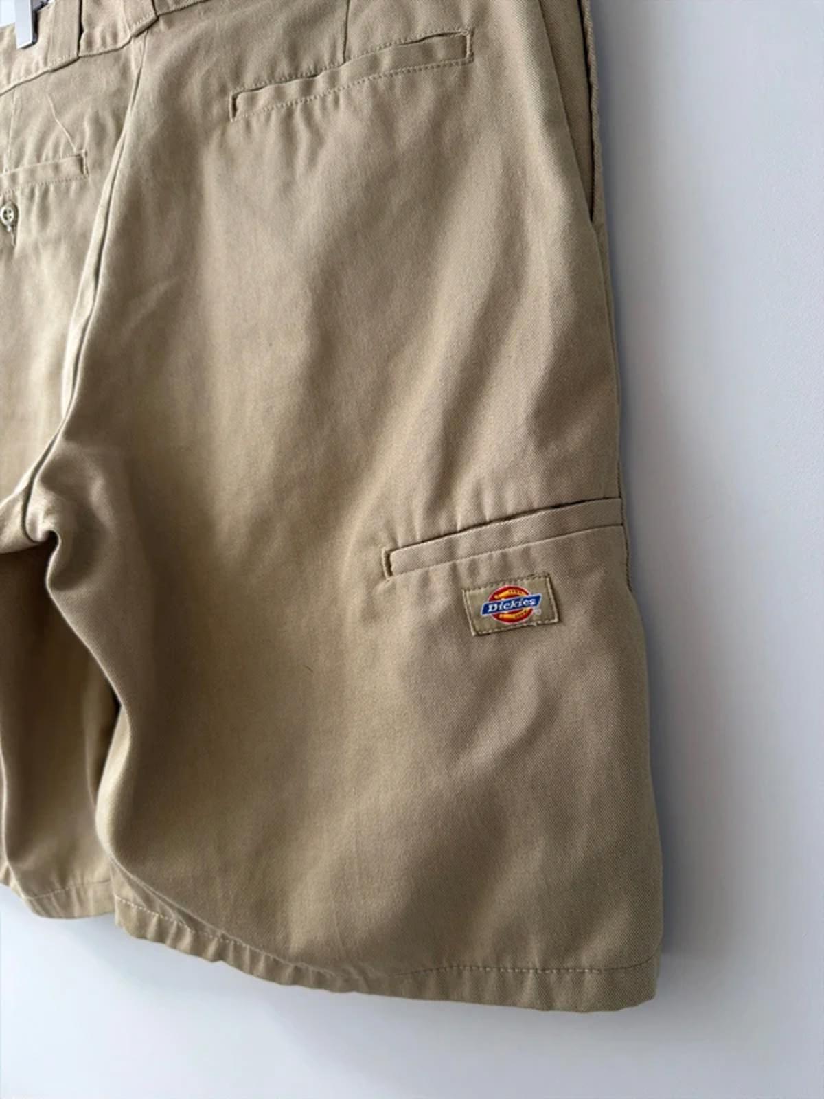 Men’s Dickies Baggy Fit Cargo Shorts In Beige - W36 - 3262