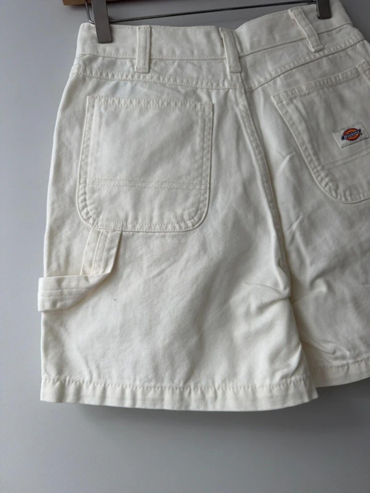 Women’s Dickies Duck Baggy Fit Cargo Shorts In Beige - W28 - 3373