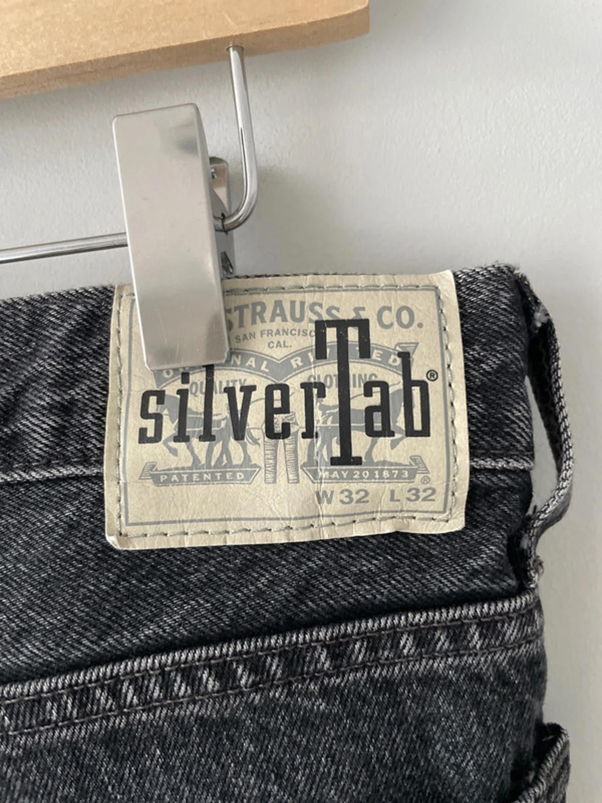 Men’s Levi’s Limited Edition Silver Tab Straight Fit Washed Jeans In Black - W32/L32 - 2528