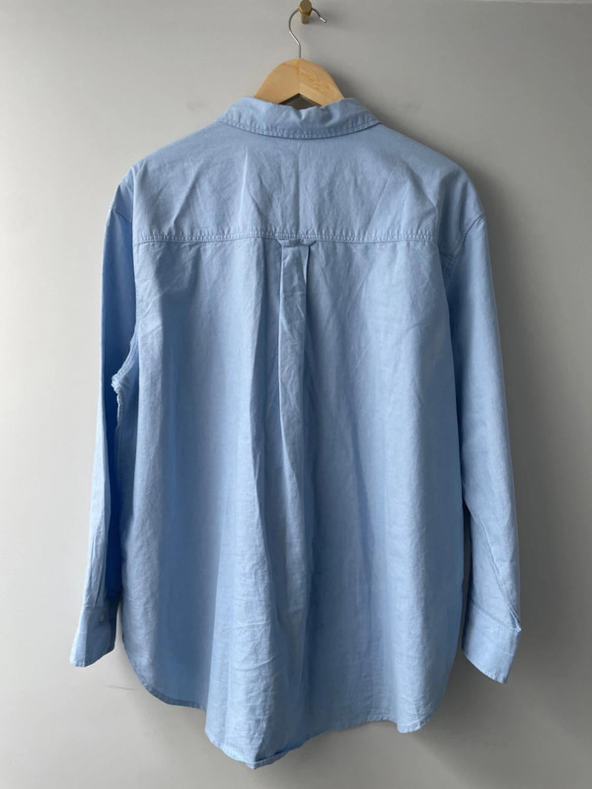 Men’s H&M Oversized Fit Long Sleeve Chambray Shirt In Blue - Medium - 2233