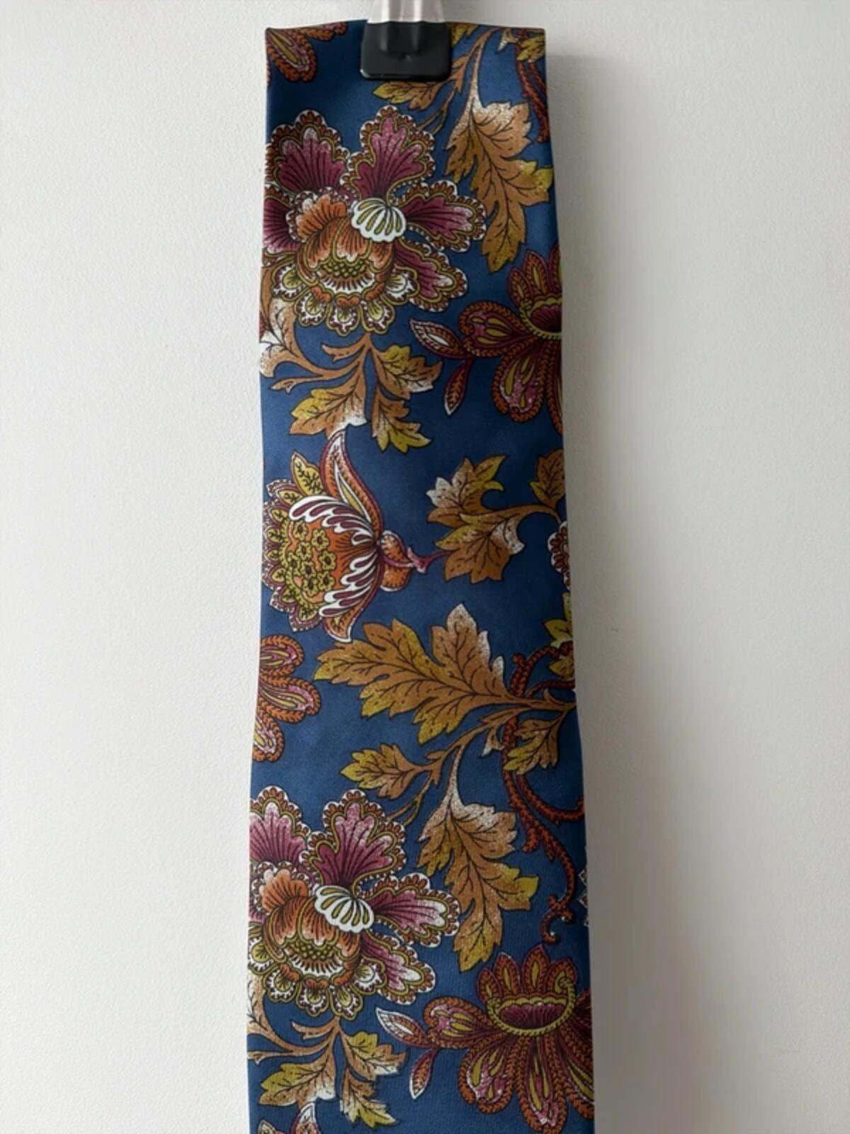 100% Premium Silk Tie With Flower design Made In England - 333