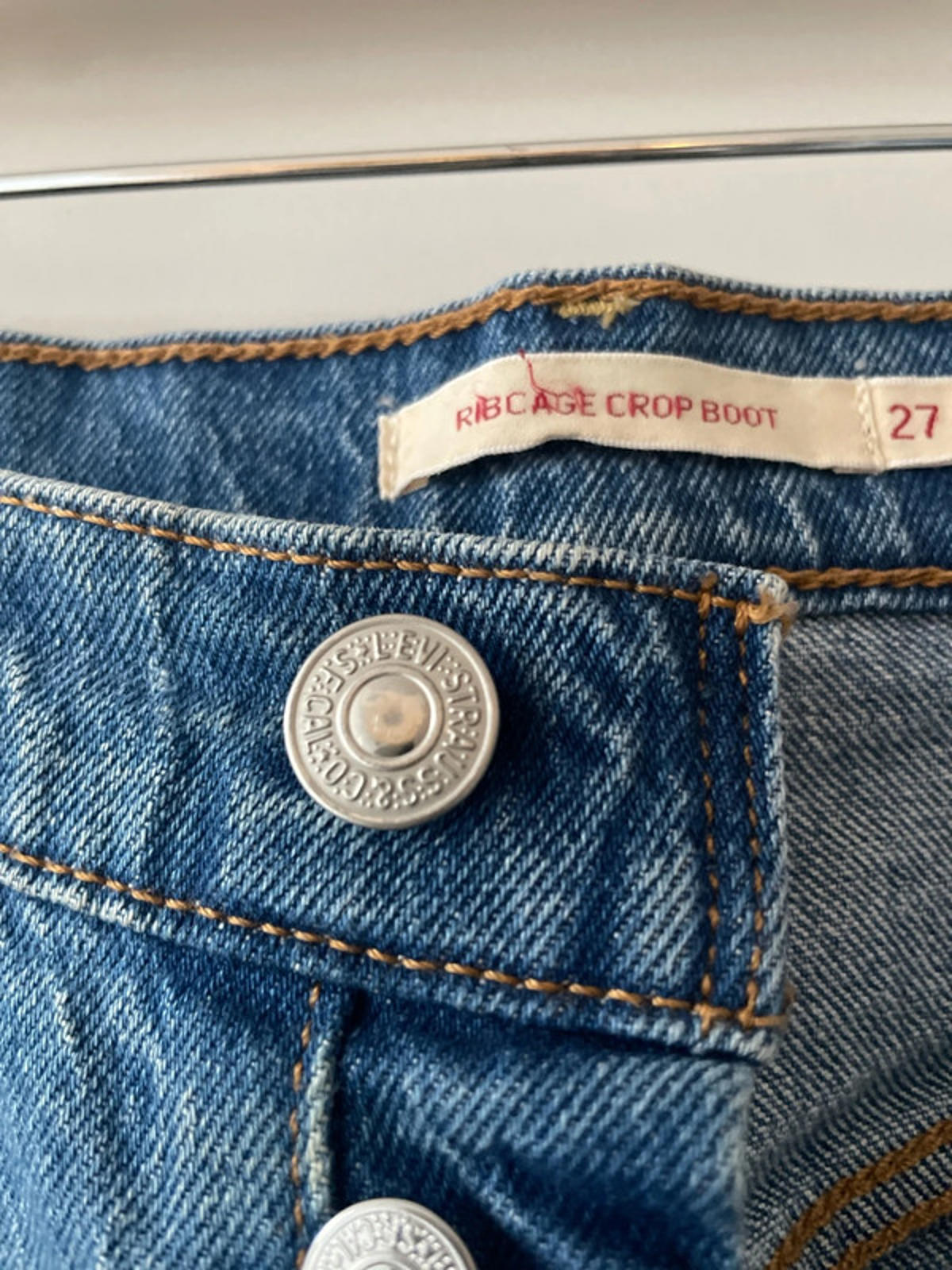 Women’s Levi’s High Waisted Ribcage Crop Boots Fit Jeans In Navy - W27/L27 -2760