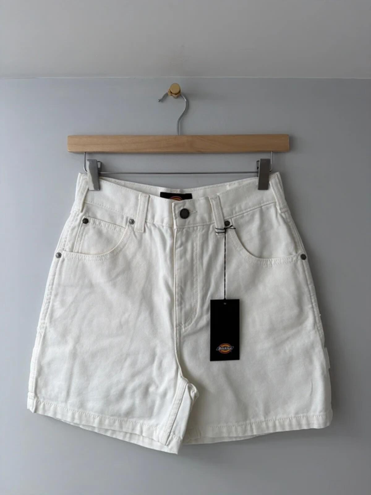Women’s Dickies Duck Baggy Fit Cargo Shorts In Beige - W28 - 3373