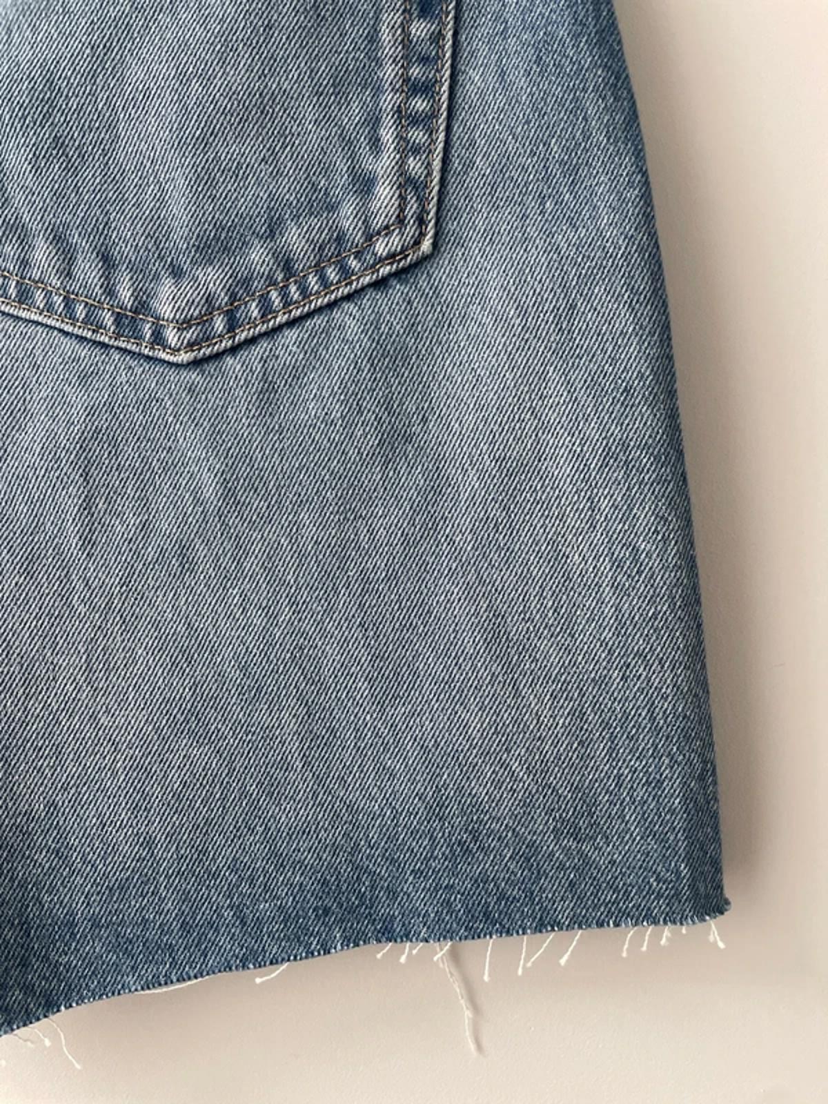Women’s Calvin Klein 90’s Fit Midi Distressed Denim Shorts In Blue - W28/6.5 - 3140