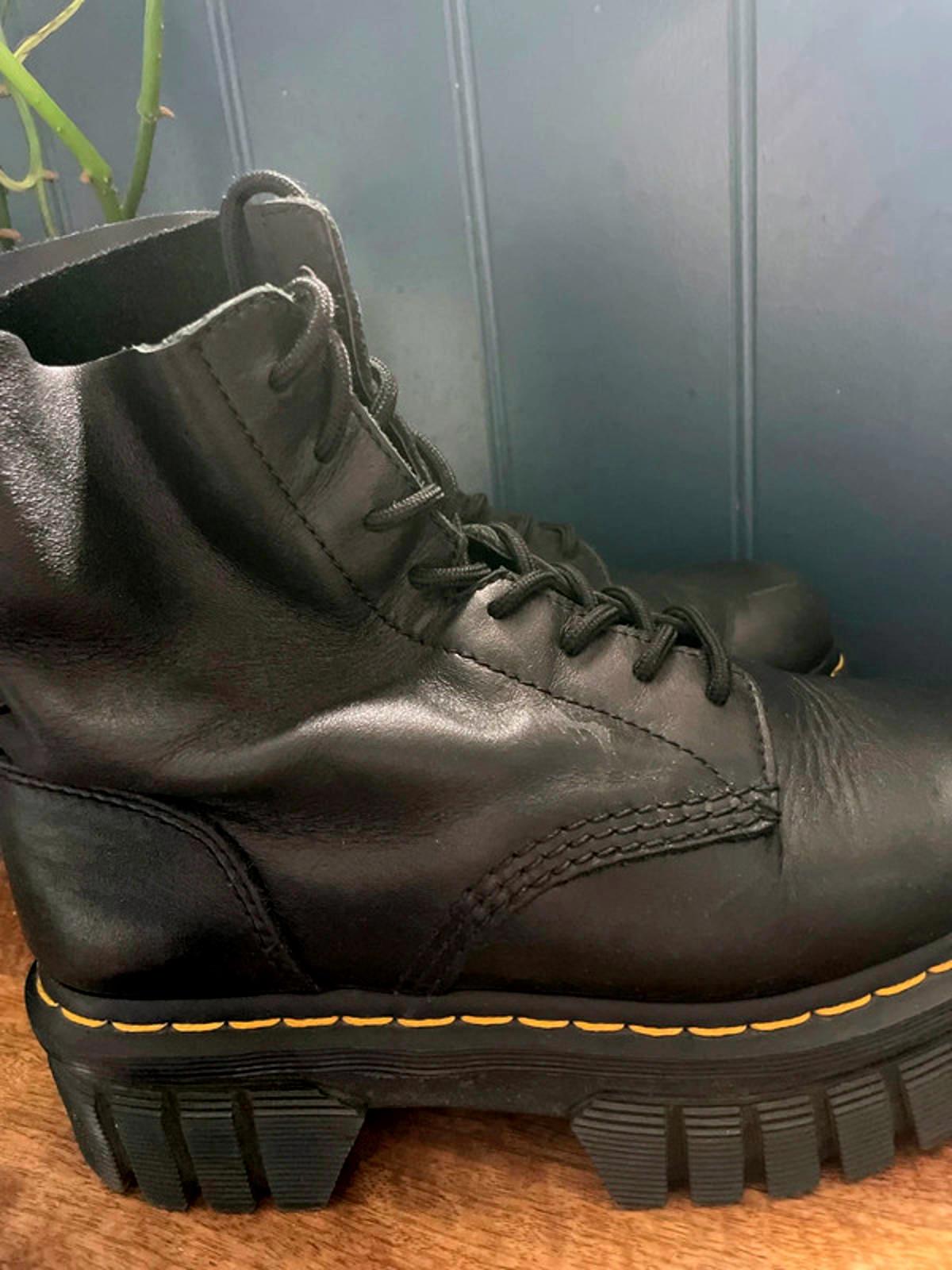 Women’s Dr Martens Audrick 8 Eyelet Mid Calf Lace Up Boots In Black - UK5 - 2161