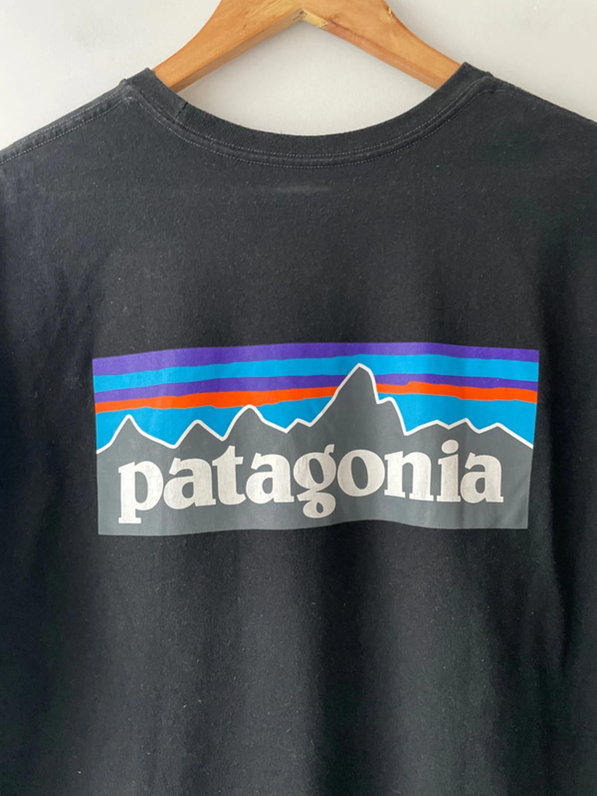 Men’s Patagonia Crew Neck Printed T-shirt In Black - Medium - 2541