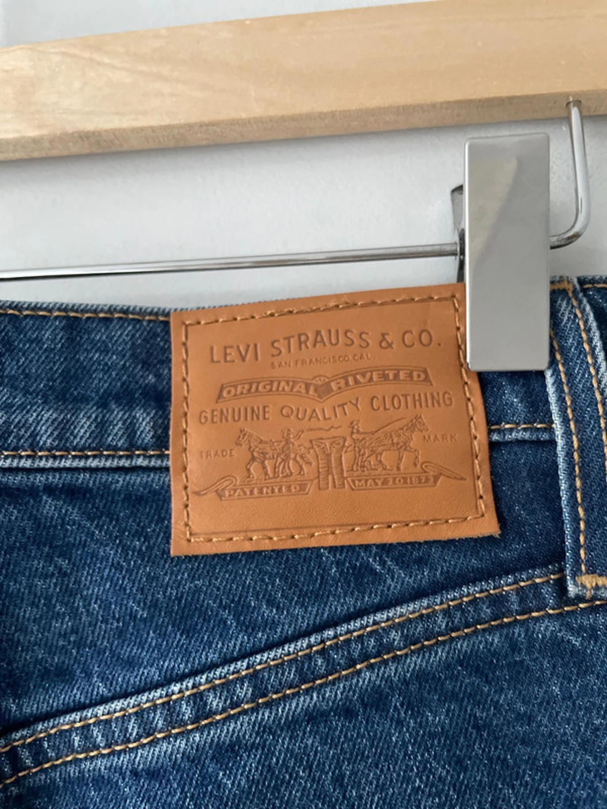 Women’s Levi’s High Waisted Ribcage Straight Fit Jeans In Navy - W24/L33 - 2753
