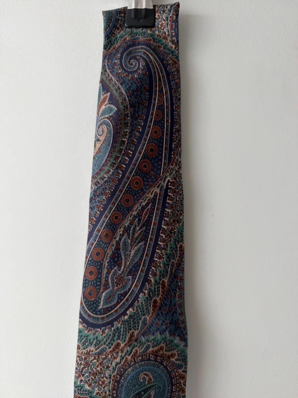 100% Premium Silk Tie With Paisley Design - 3334