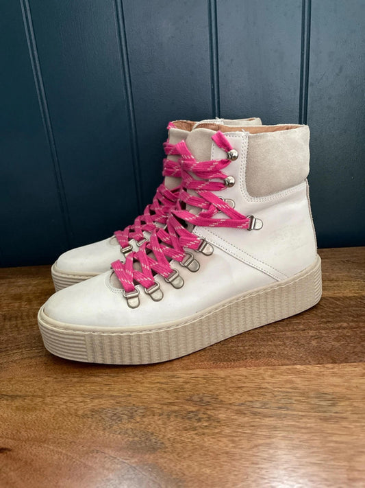 Women’s Shoe The Bear Premium Nubuck Leather Boots In Beige/White - UK4 - 2437