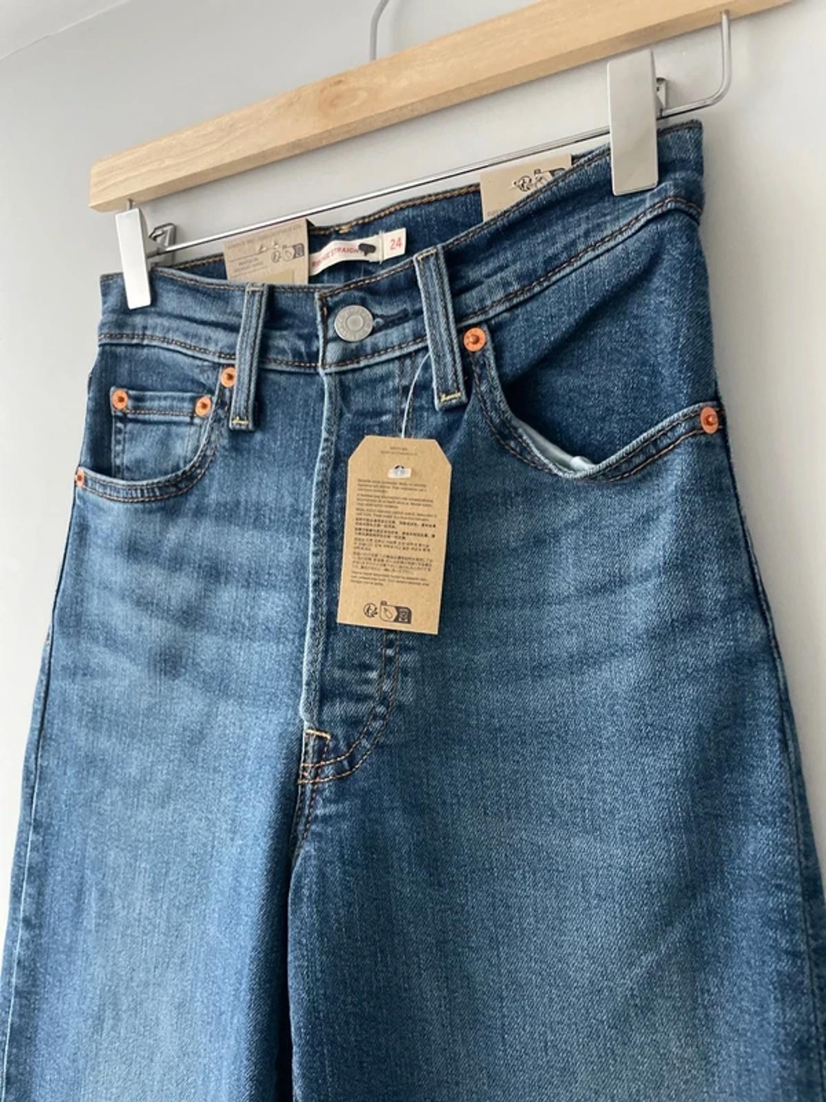 Women’s Levi’s High Waisted Ribcage Straight Fit Jeans In Navy - W24/L32 - 2922