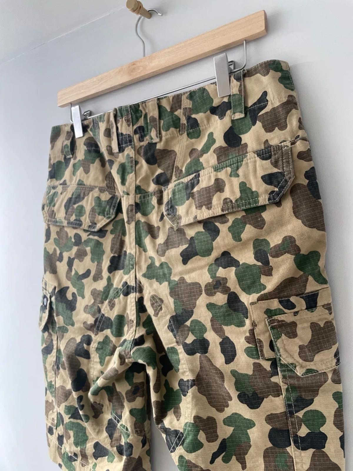 Men’s Dickies Camouflage Print Baggy Fit Cargo Shorts In Green - W30/L10 - 3122