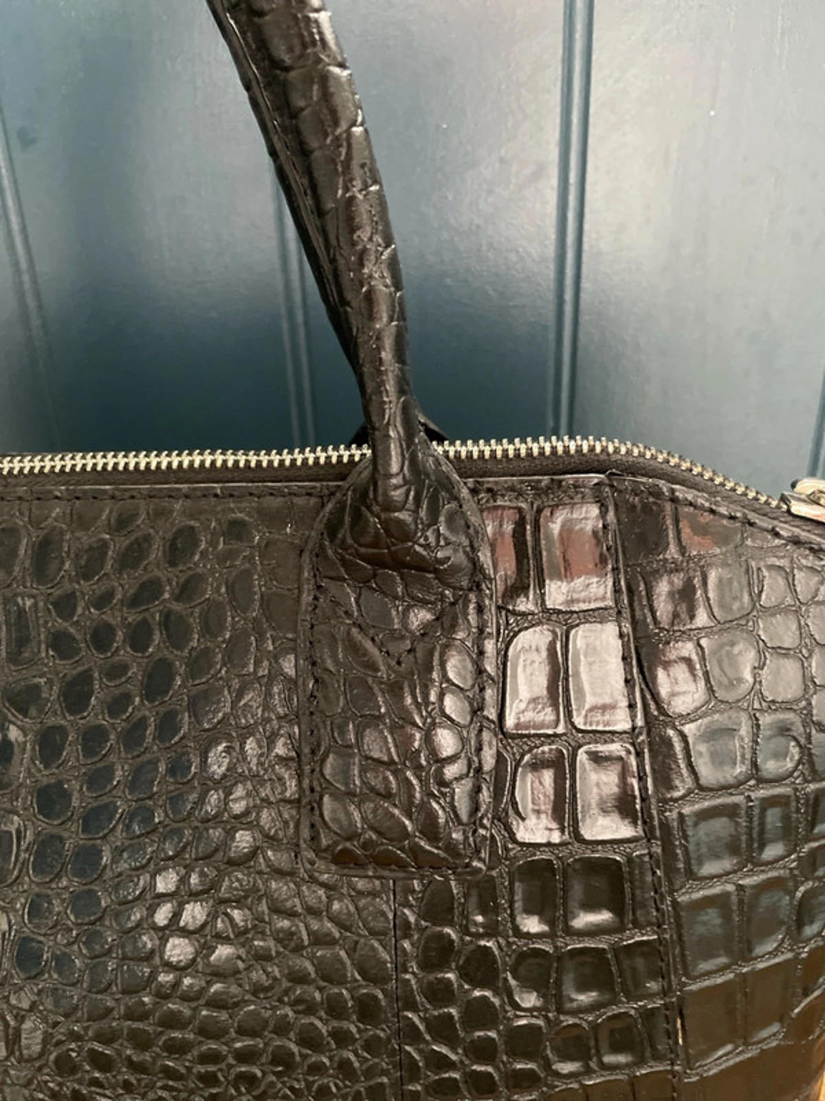 Women’s Osprey London Black Croc Embossed Leather Bag In Black - 2415