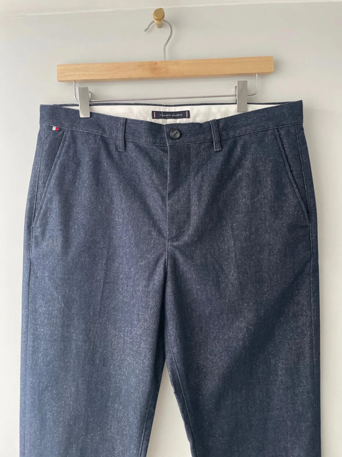 Men’s Tommy Hilfiger Denton Straight Fit Chino Trousers In Navy - W32/L32 - 2492