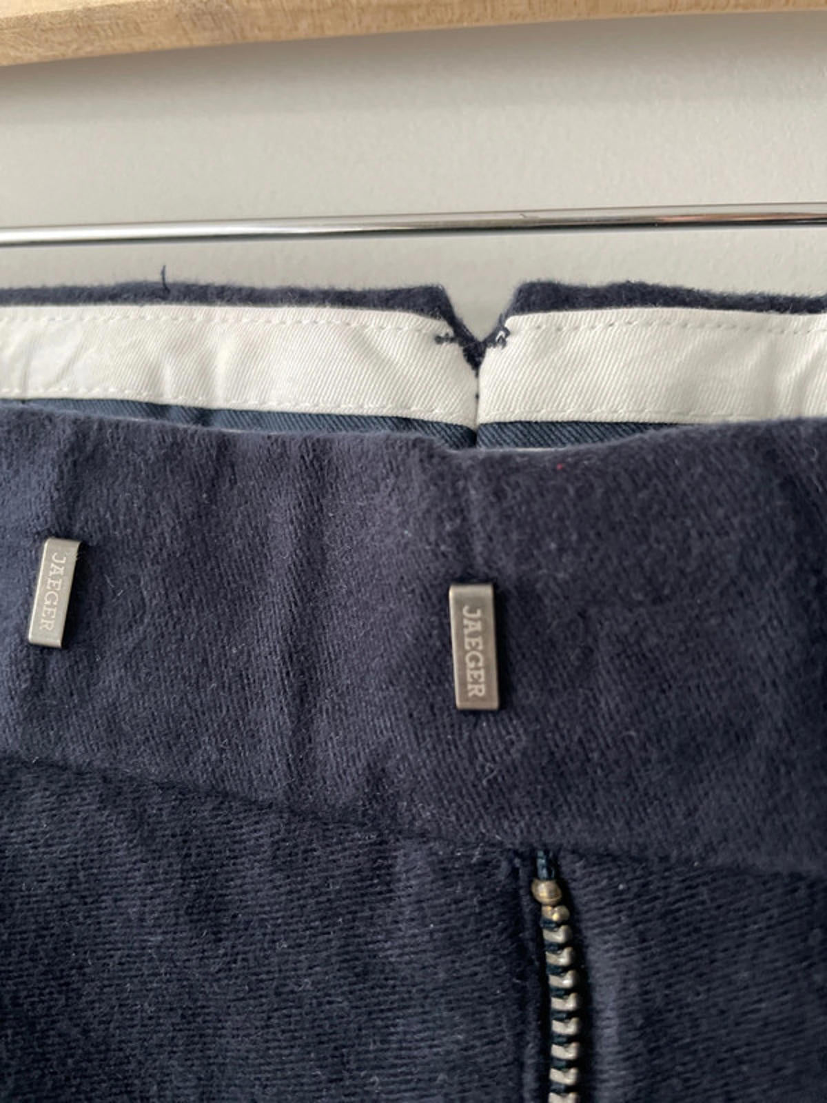 Men’s Jaeger Tapered Fit Trouser In Navy Blue - W42/L31 - 2550