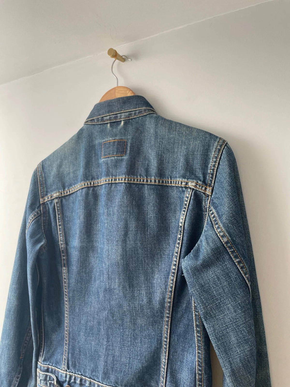 Women’s Levi’s Premium Denim Trucker jacket With Wash Effect - UK4 - 2143