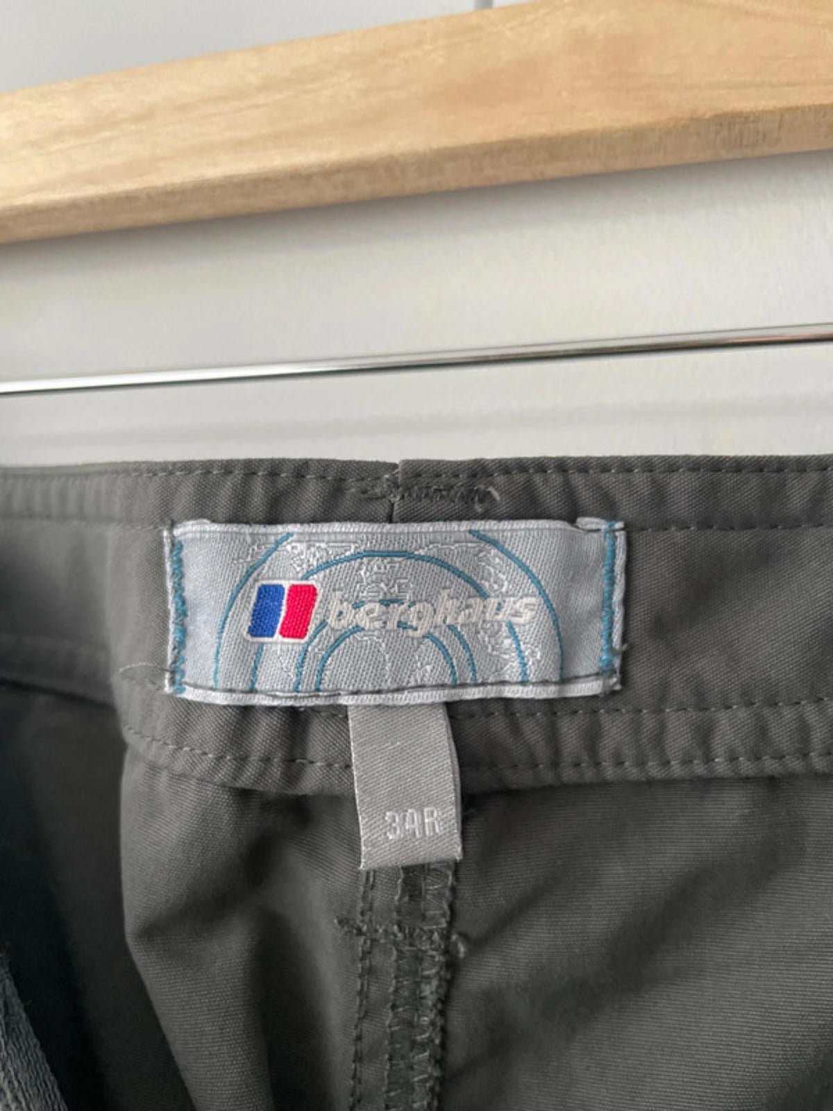 Men’s Berghaus Cargo Trousers / shorts In Grey - W34/L32 - 2441