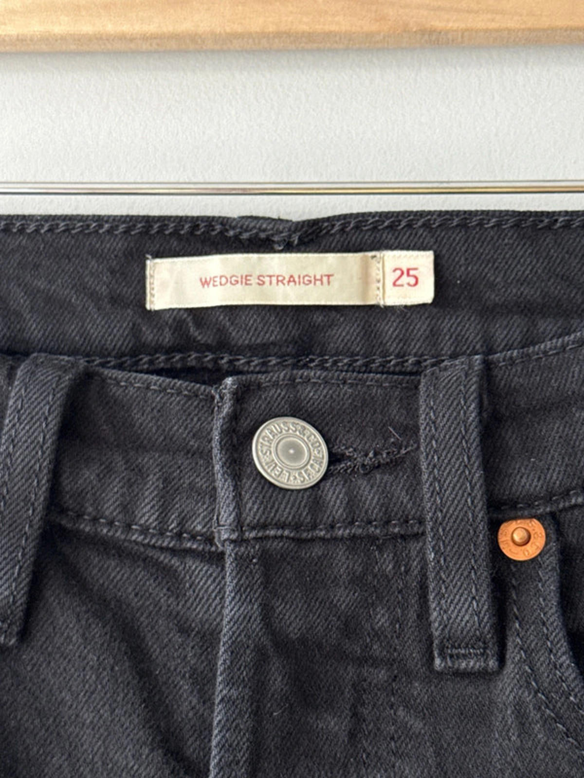 Women’s Levi’s Wedge Straight High Waisted Fit Jeans In Black - W25/L28 - 1957