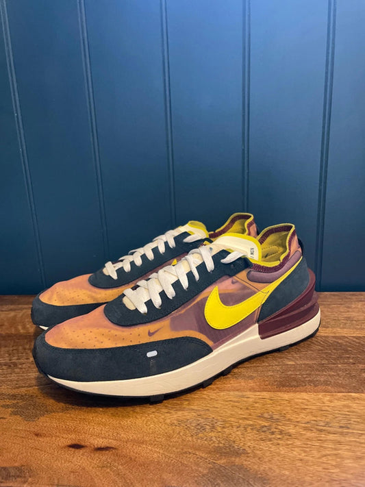 Men’s Nike Waffle One SE Trainers in Beetroot/Yellow Strike/Navy - UK9 - 2700