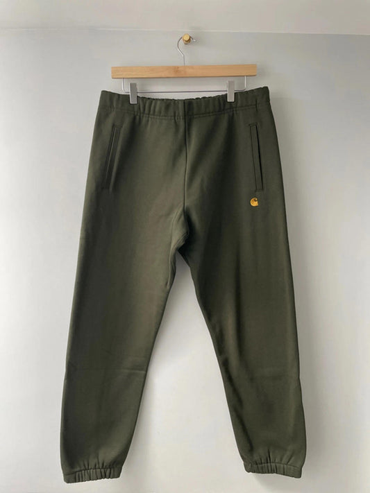 Men’s Carhartt WIP Chase Joggers with Hidden Draw String In Olive/Gold - Medium - 2411