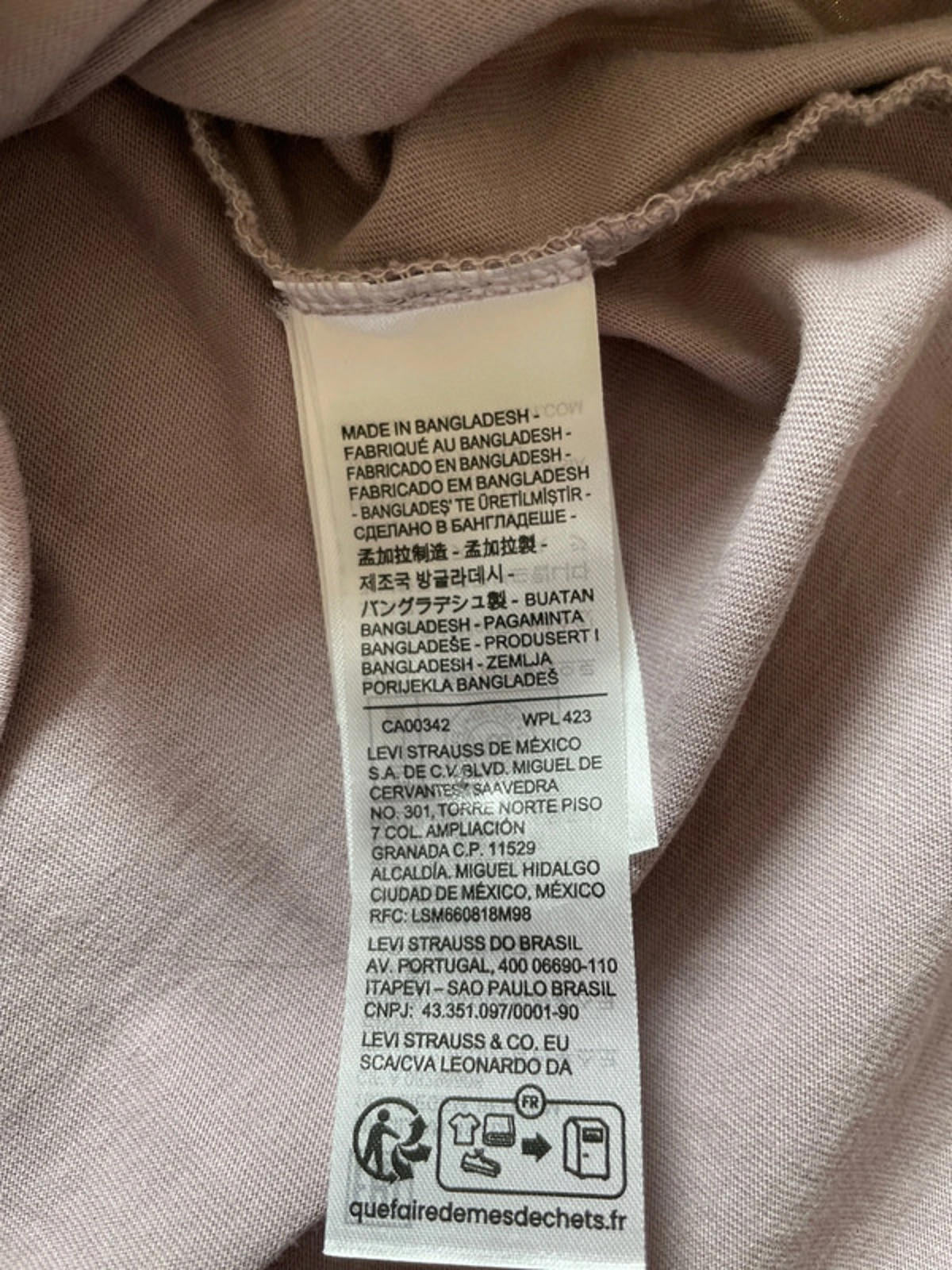 Men’s Levi’s Crew Neck T-shirt - Medium - 1570