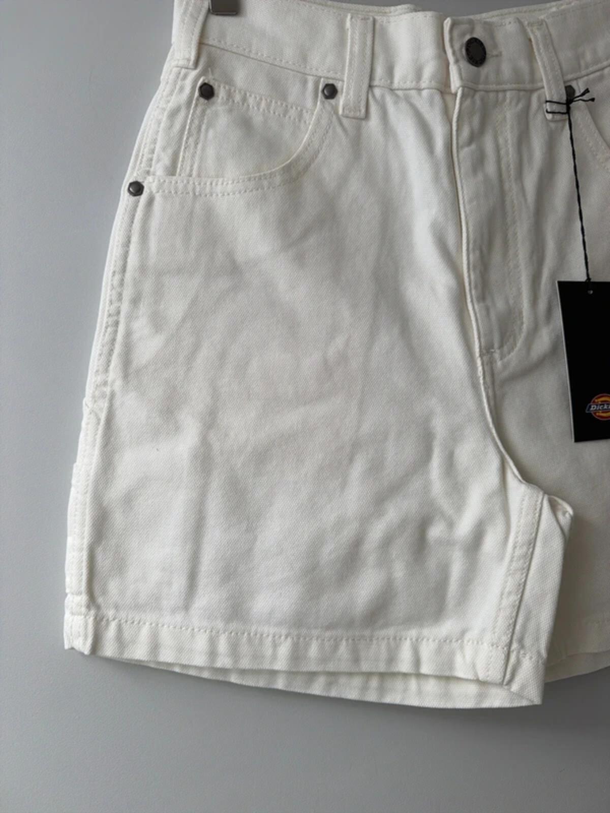 Women’s Dickies Duck Baggy Fit Cargo Shorts In Beige - W28 - 3373