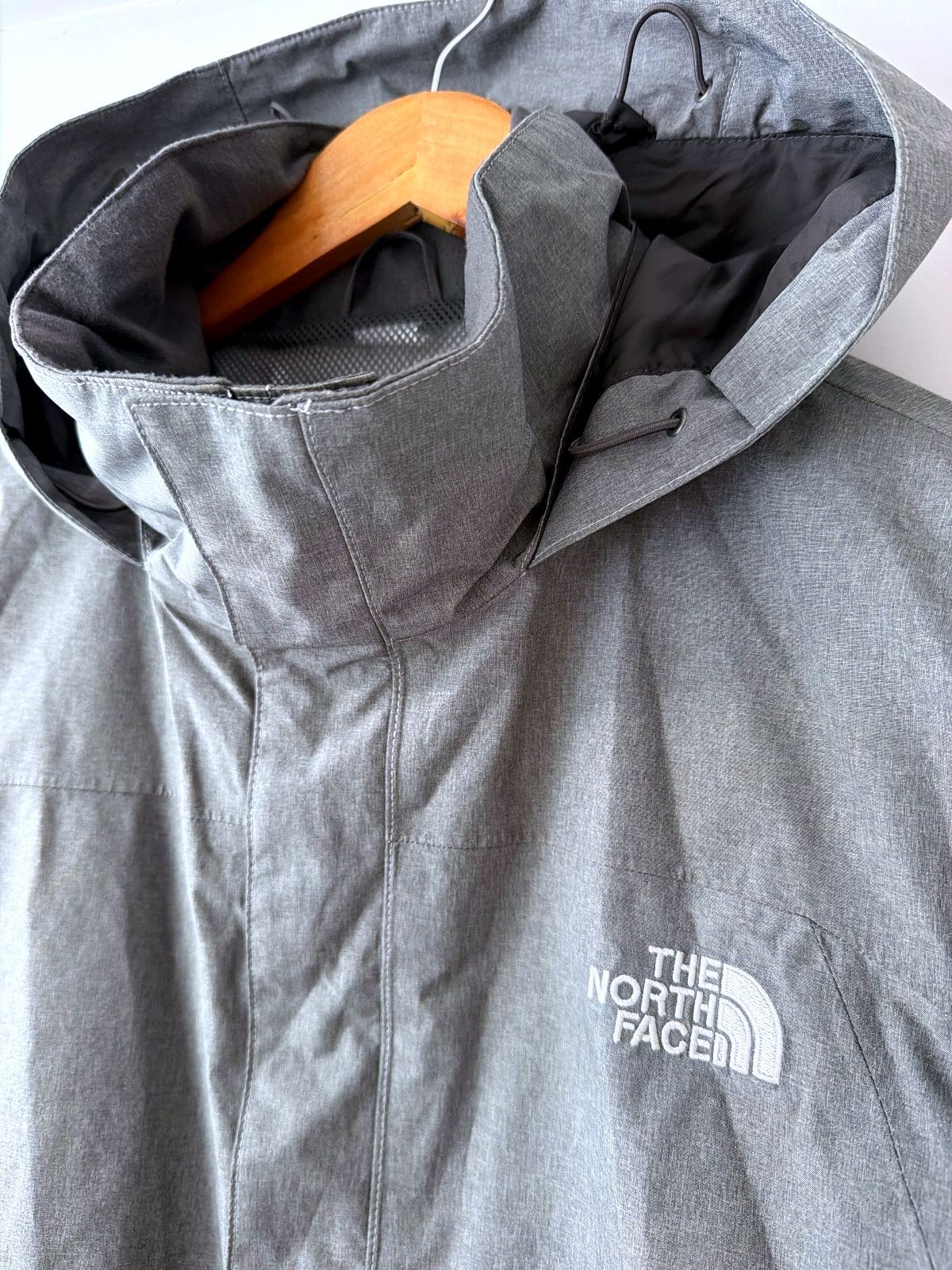 Men’s The North Face DryVent Waterproof Jacket with Packable Hood - Medium -3637