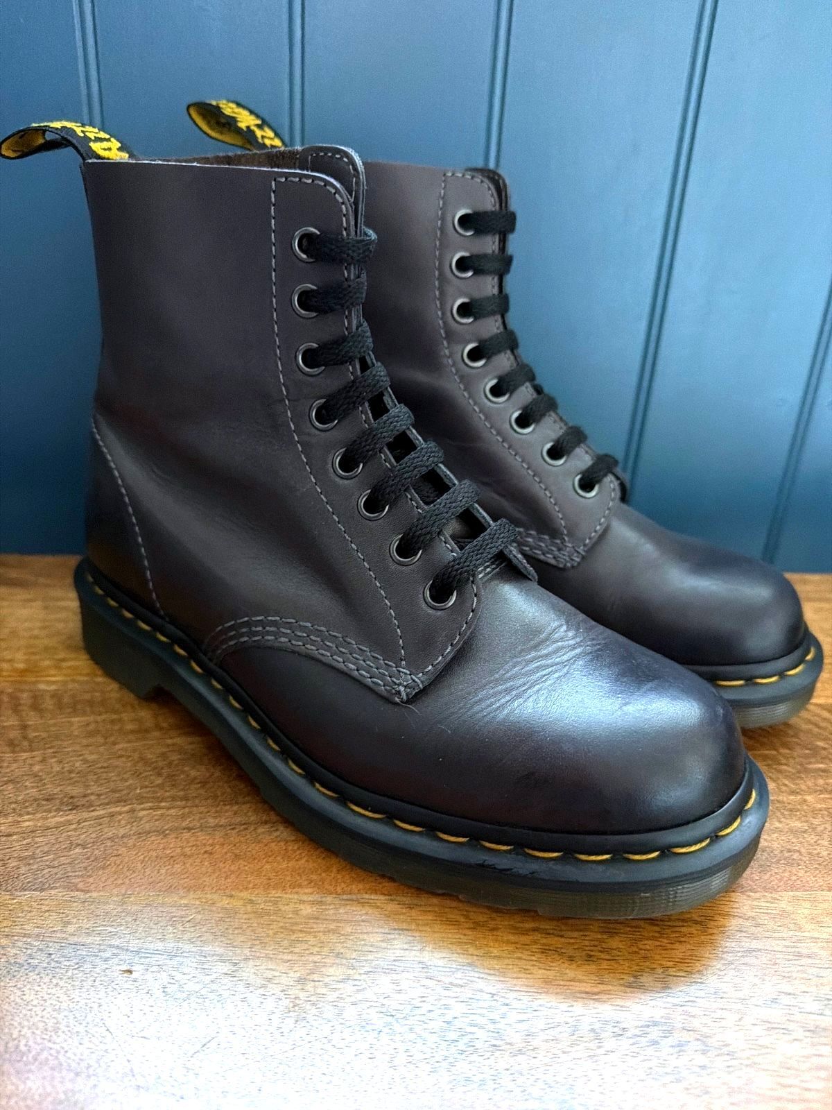 Women’s Dr. Martens 1460 Smooth Leather Lace-up Boots In Purple - Uk7 - 3825