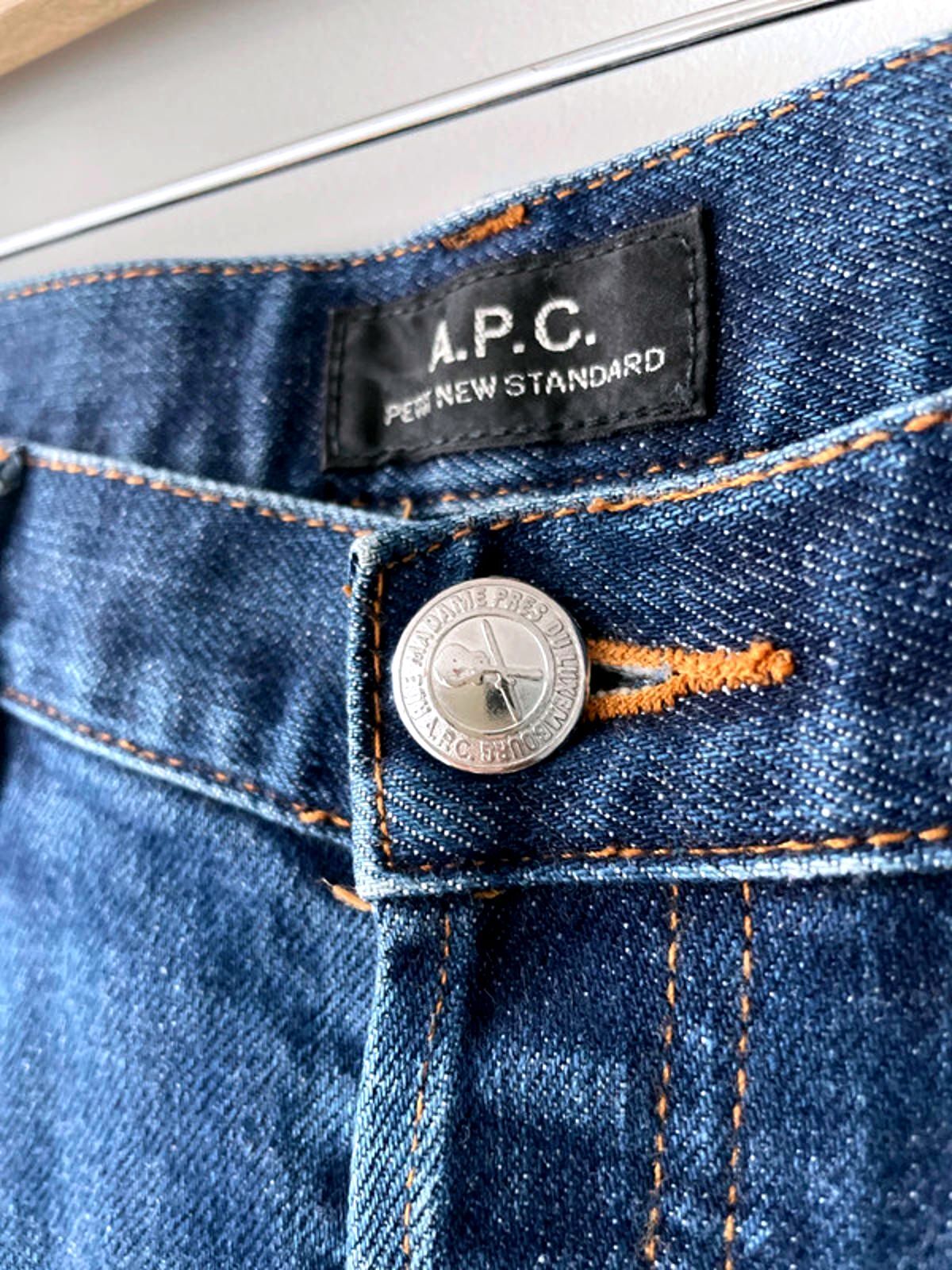 Men's A.P.C New Standard Straight Cut Jeans In Navy - W33/L28 - 2530