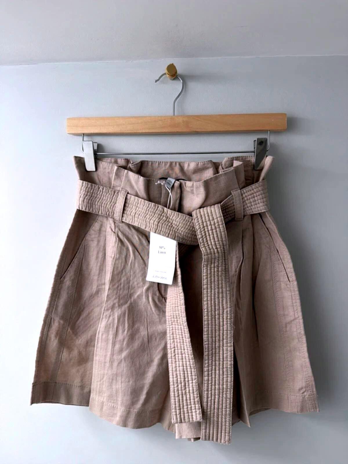 Women’s & Other Stories linen tie front style shorts in beige - Uk6 - 3440