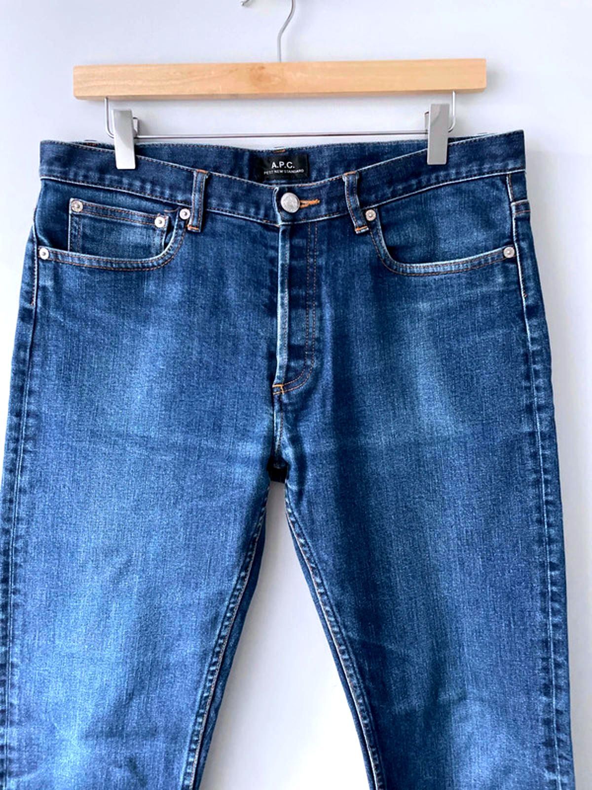Unisex A.P.C New Standard Straight Cut Jeans In Navy - W33/L28 - 2530