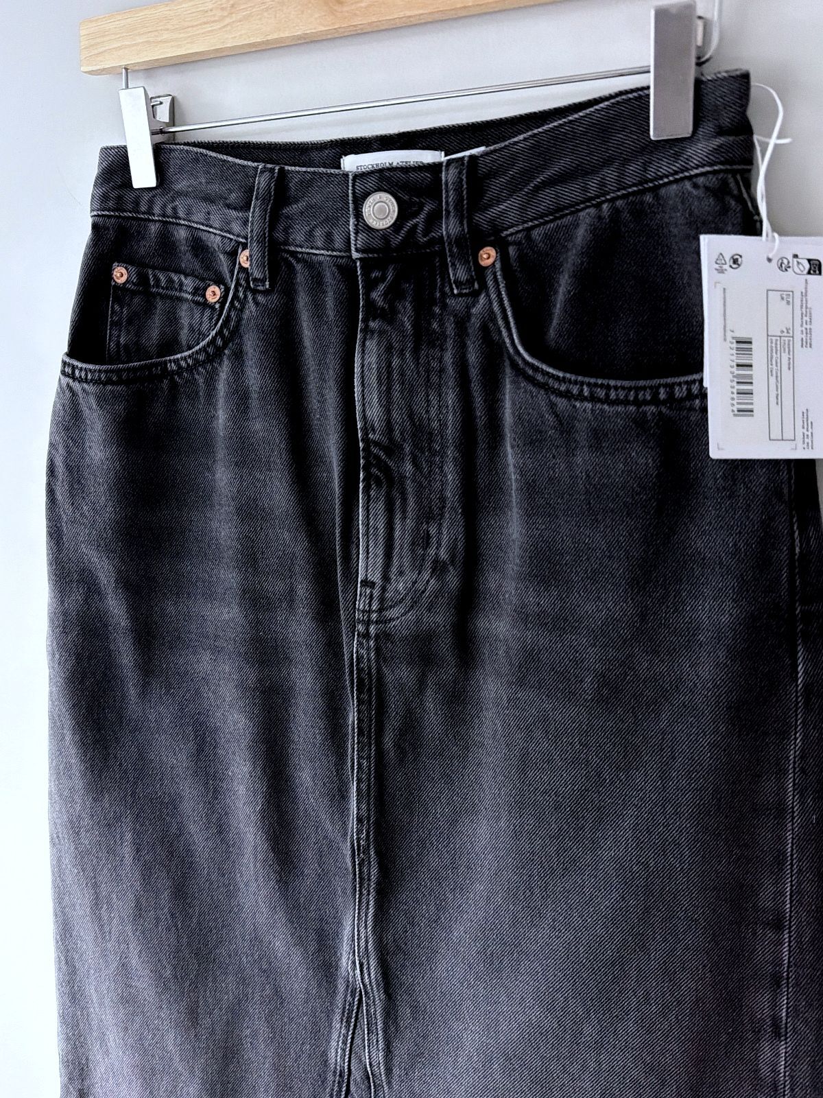 Women’s & Other Stories Longline Denim Skirt In Washed Black - W27/L34 - 3753