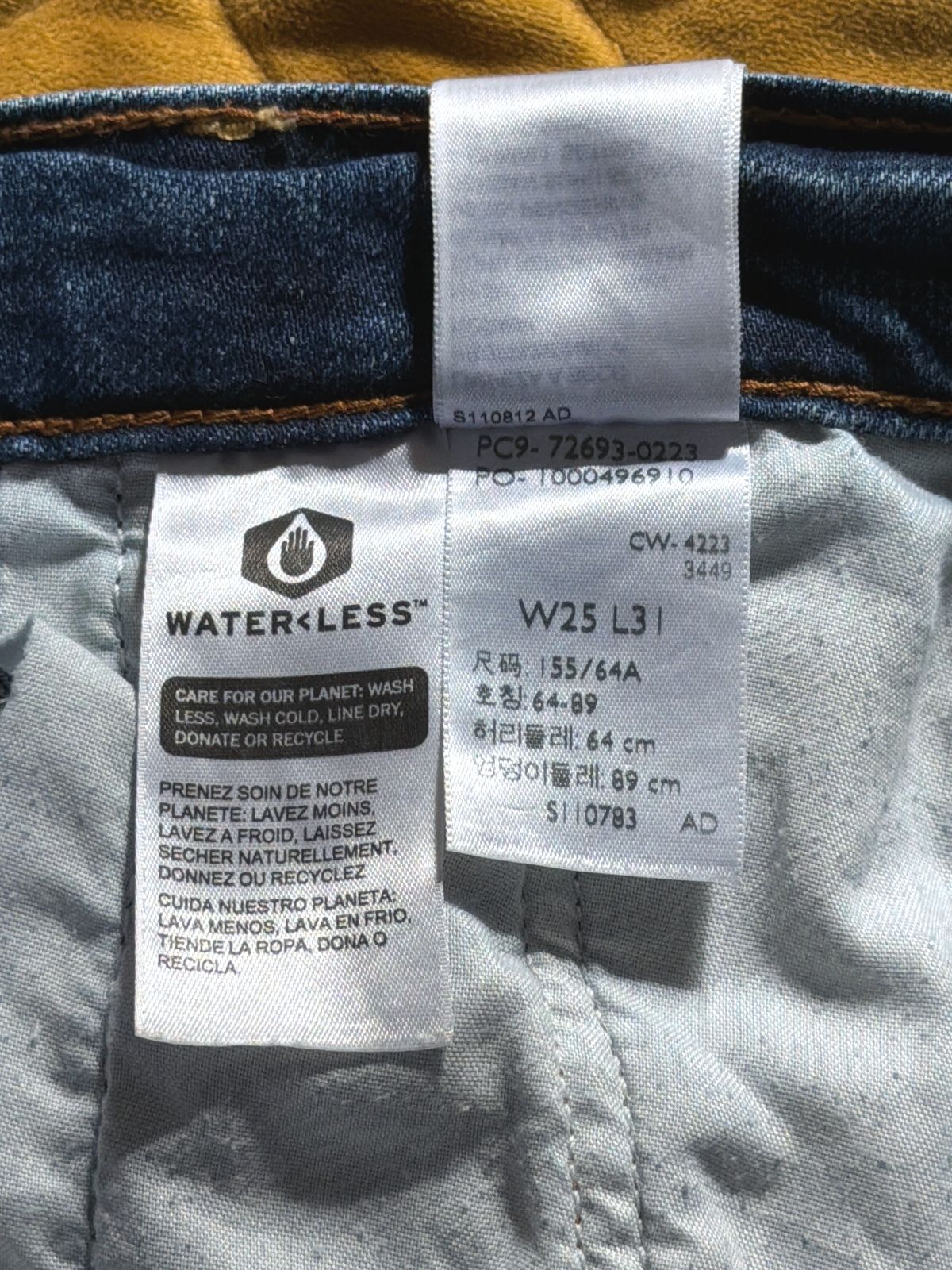Women’s Levi’s High Waisted Ribcage Straight Fit Jeans In Navy - W25/L31