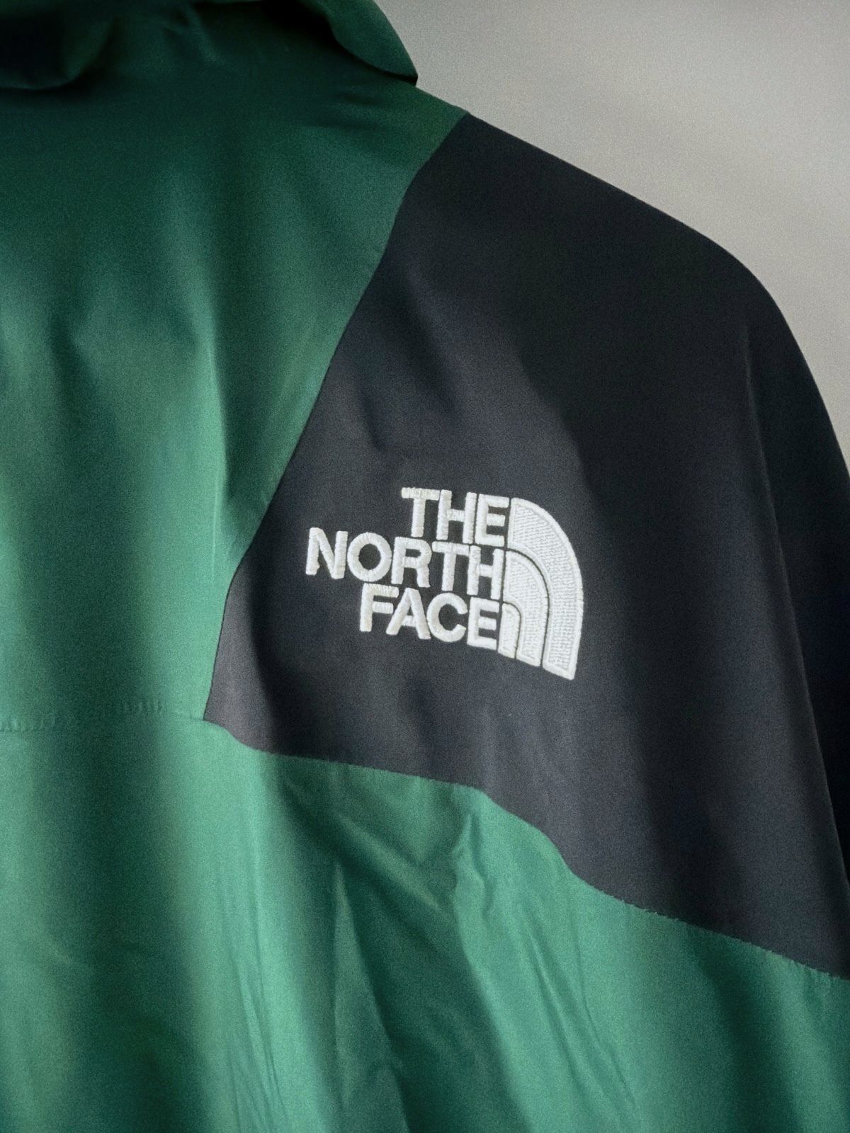 Men’s The North Face 1994 Retro Mountain Light GORETEX Jacket - Small - 3655