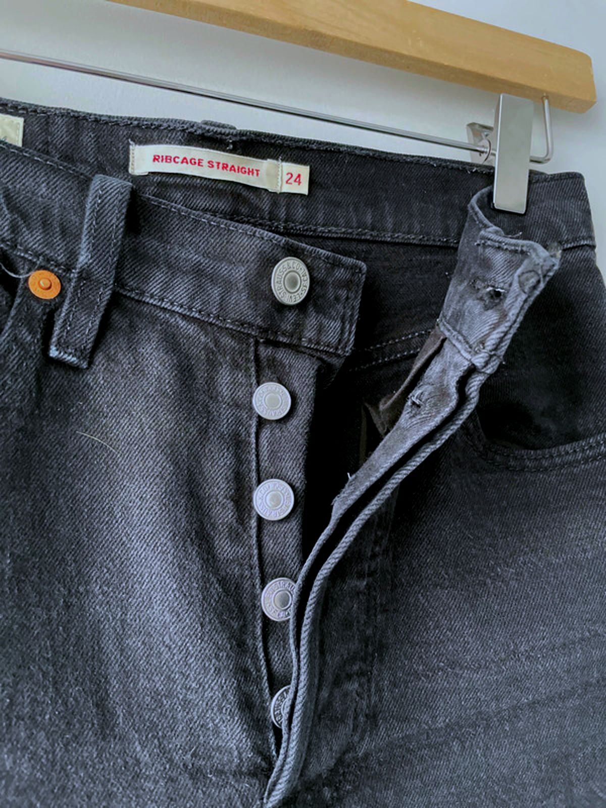 Women’s Levi’s High Waisted Ribcage Straight Fit Jeans In Black - W24/L26 - 2270