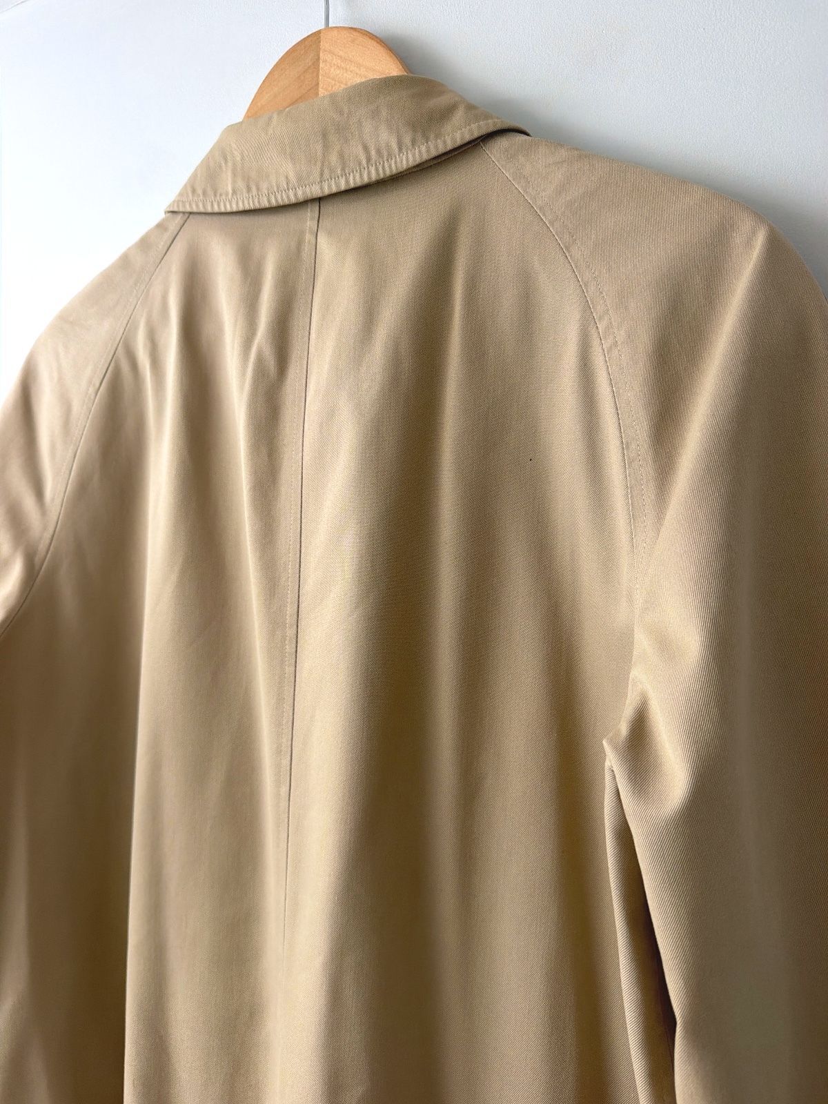 Women’s Burberry Made In England Trench Coat With Signature Lining -Large - 3707