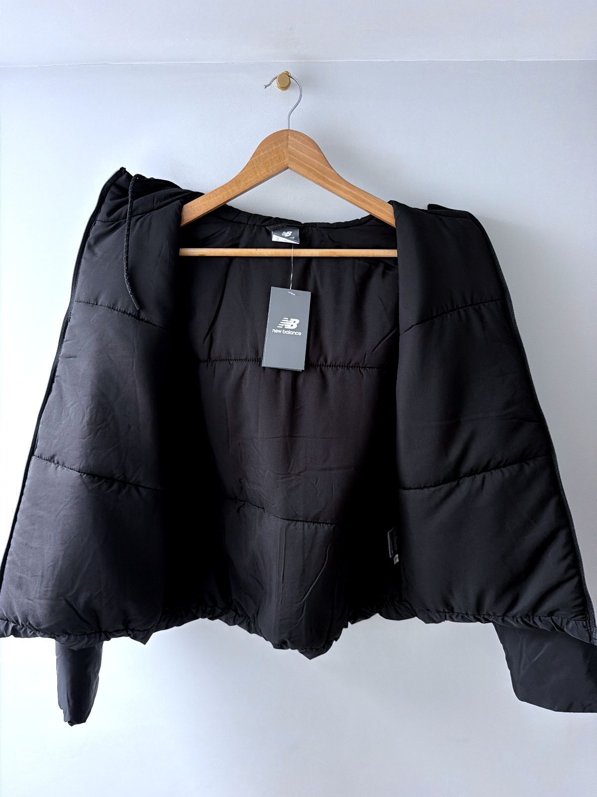 Women’s New Balance Boxy Oversized Fit Puffer Jacket with Hood - Medium - 3673