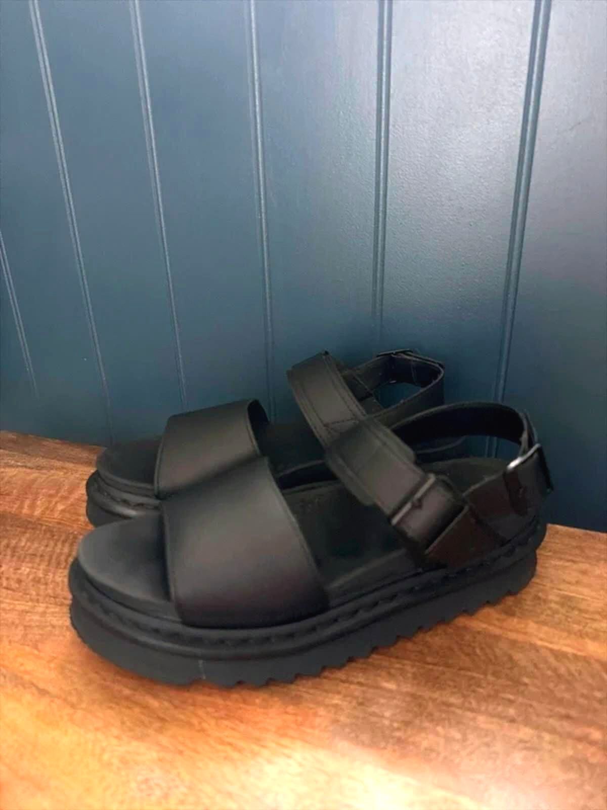 Women’s Dr Martens Voss Chunky Sole Sandals in Black - Uk6.5 - 3284