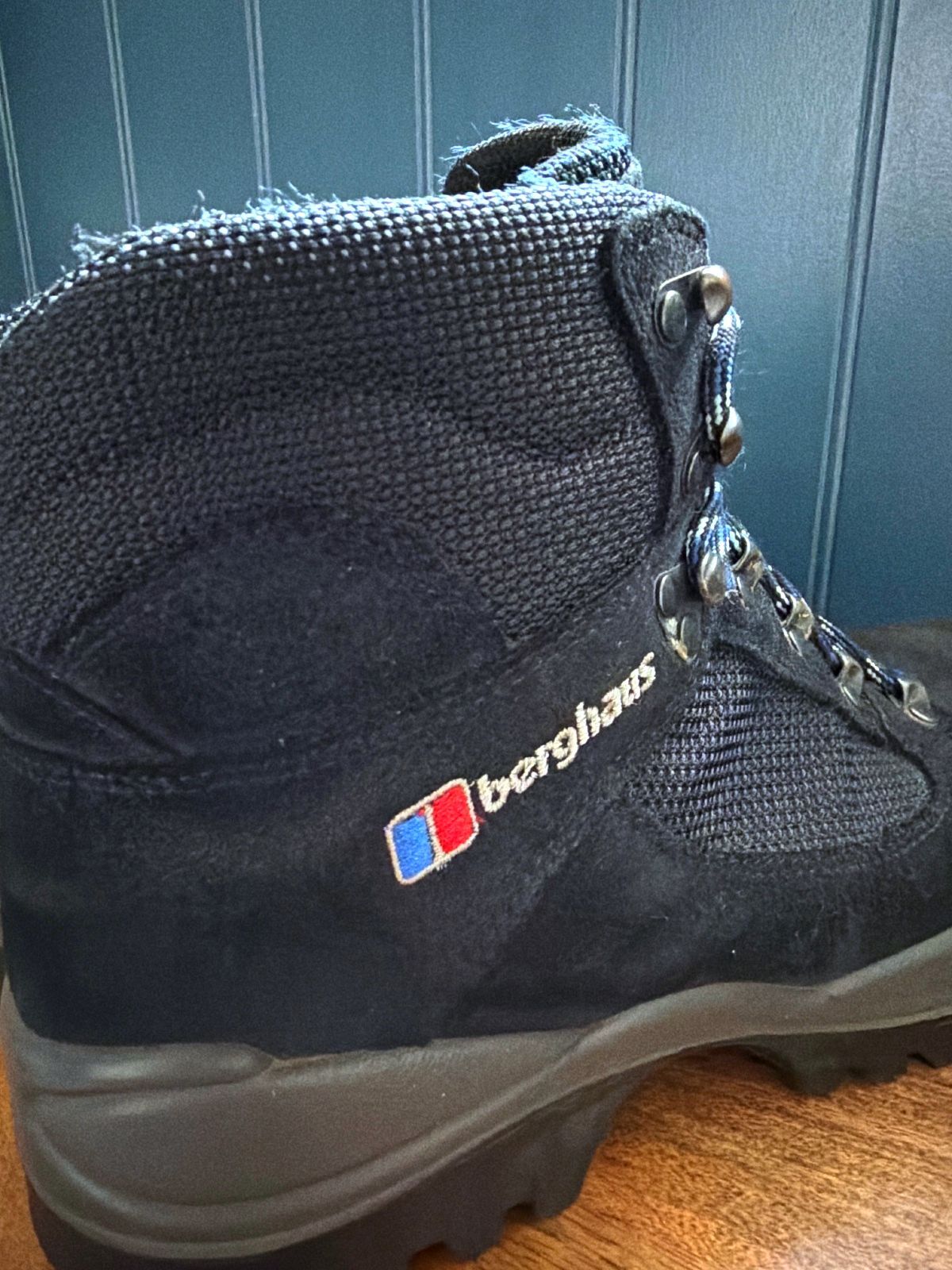 Men’s Berghaus Premium Suede Gore-Tex Hiking Boots In Dark Navy - Uk8 - 3824