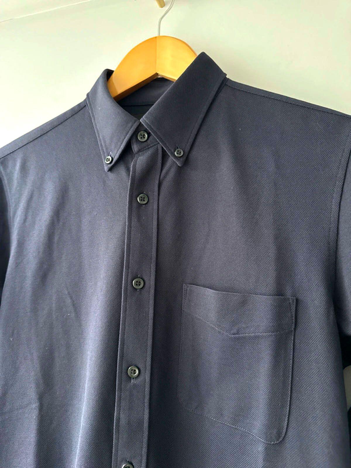 Men’s Uniqlo slim fit shirt with chest pocket  - Small - 0388
