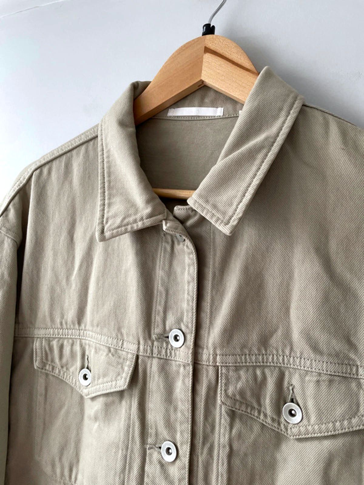 Women’s Uniqlo Cropped Oversized Fit Denim Jacket In Beige - Medium - 2027