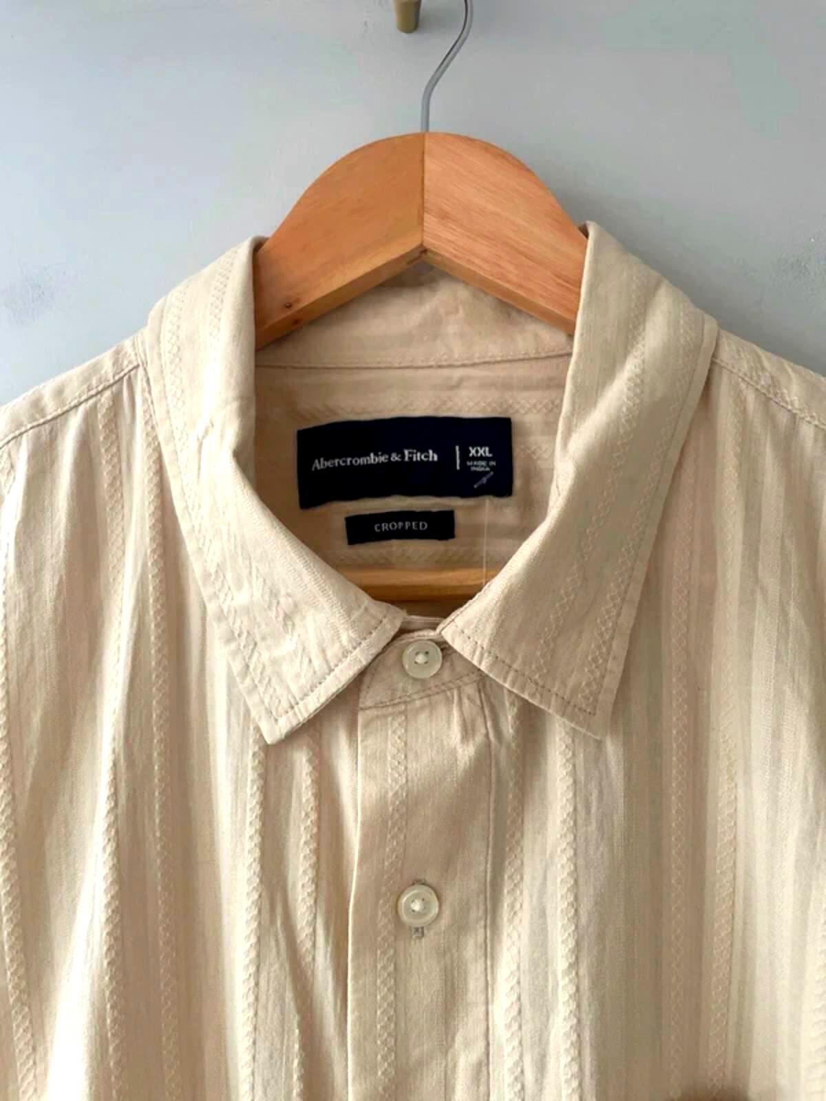 Men’s Abercrombie & Fitch Cropped Fit Short Sleeve Shirt in Beige -XXLarge -3029