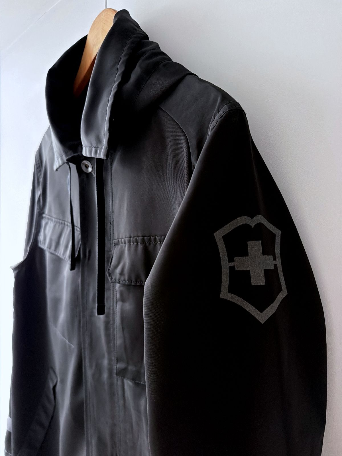 Men’s Victorinox Parka Jacket With Removable Hood In Black - Small - 3658