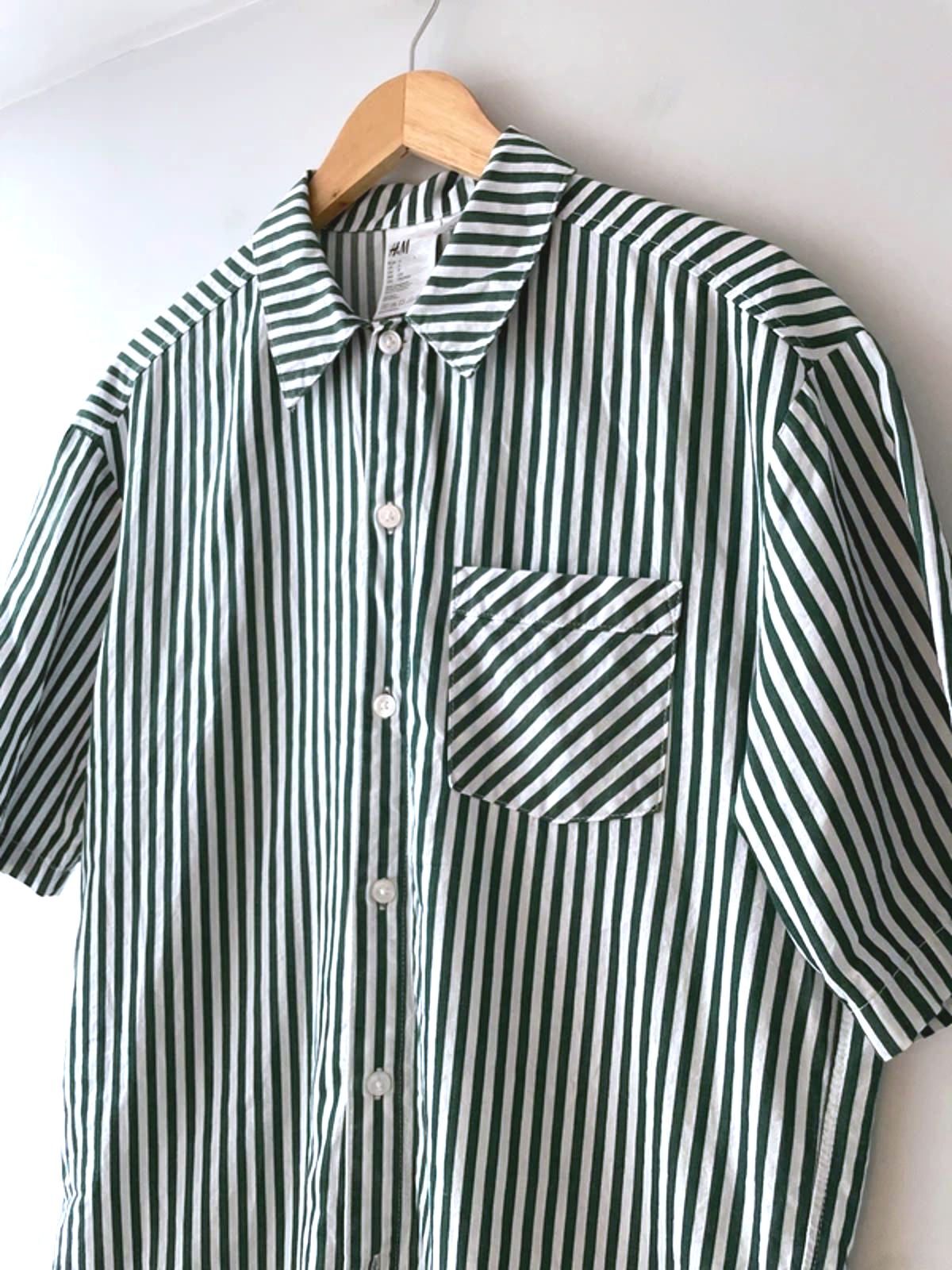 Men’s H&M X Smiley Colab Striped Short Sleeve Shirt in Green/White - Small -2935