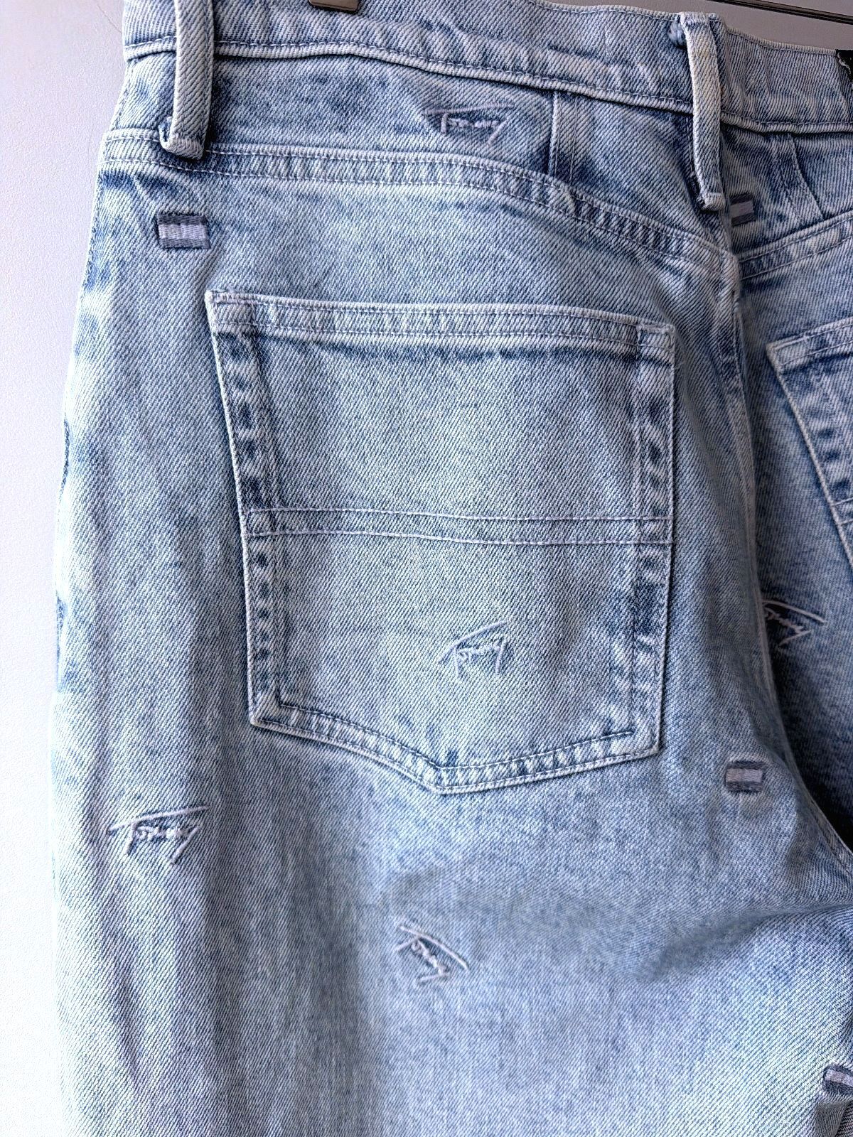Womens Tommy Hilfiger Embroidered Logo High Rise Tapered Jeans - W29/L29 - 3832