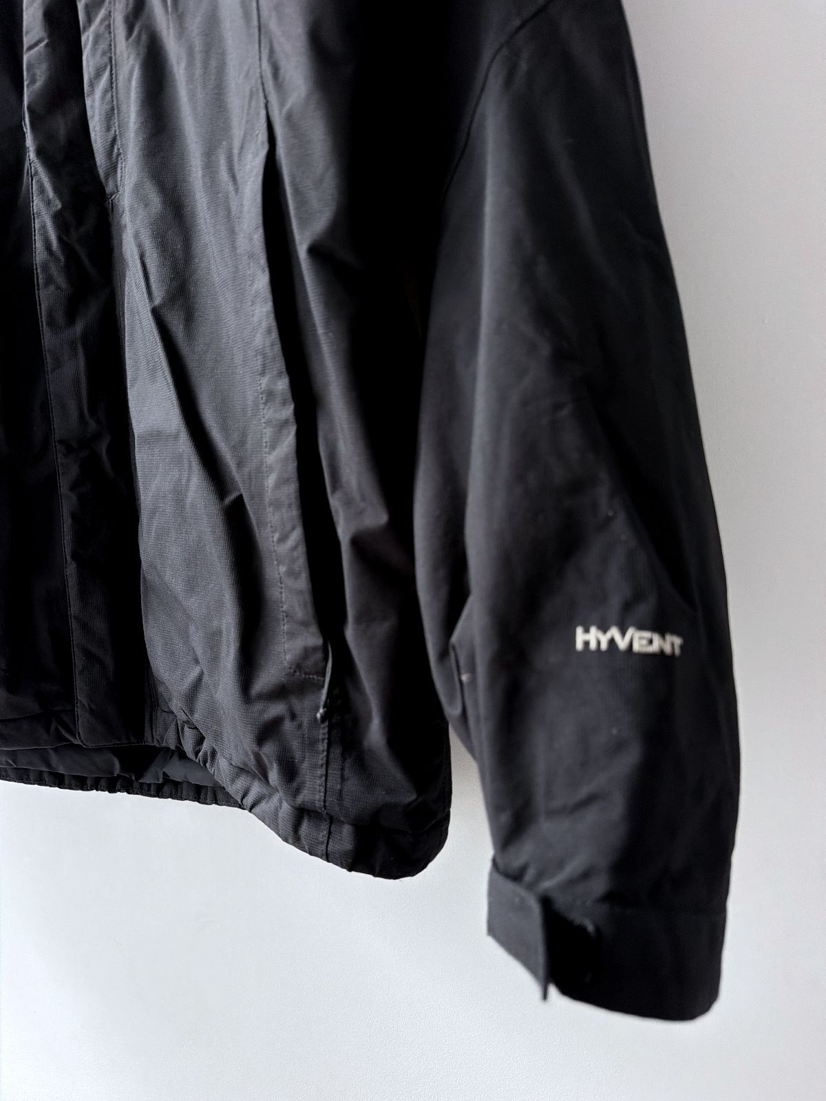 Men’s The North Face HyVent Waterproof Jacket with Hood In Black - Medium - 3664