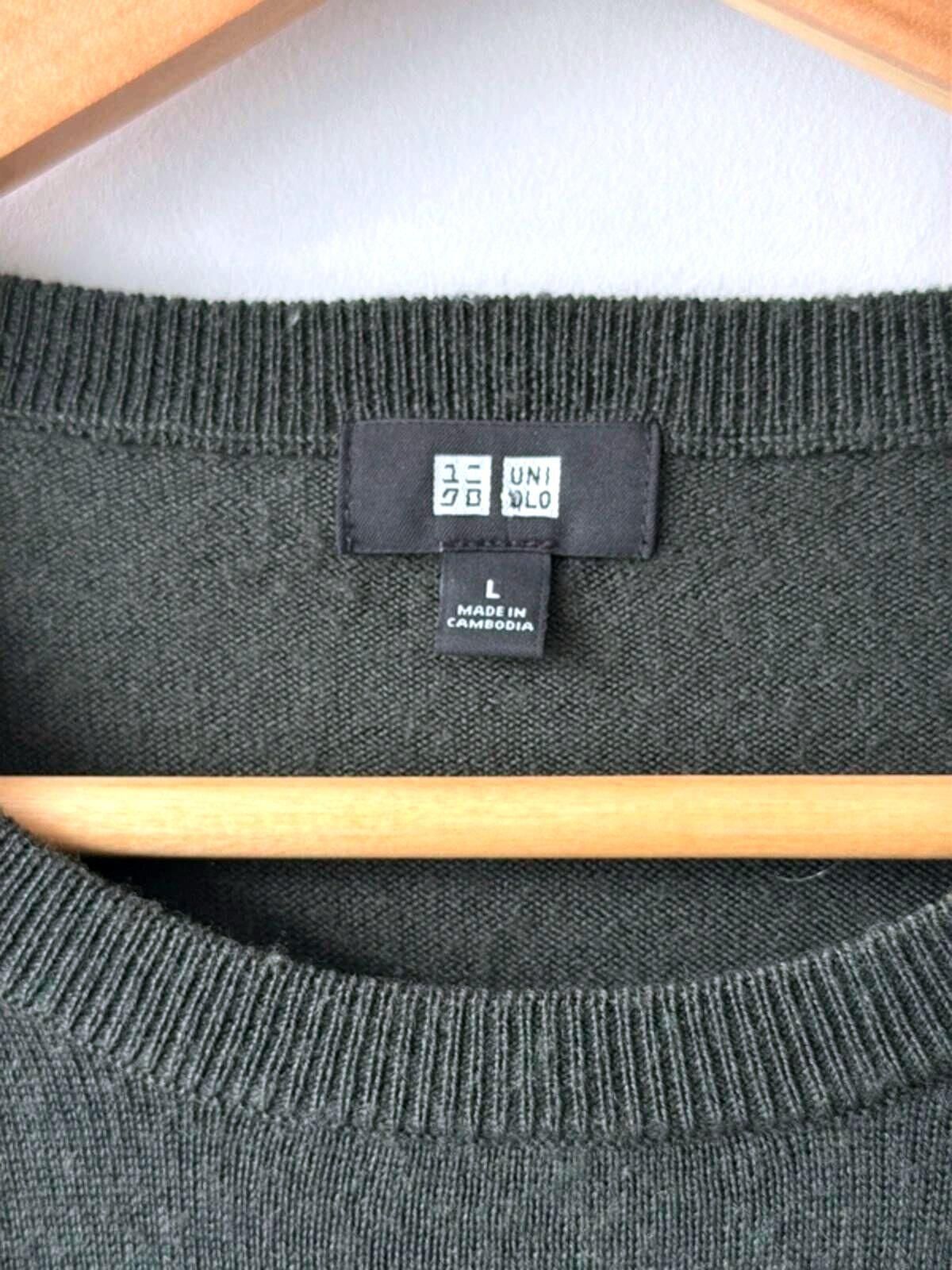 Men’s Uniqlo 100% Merino Wool Crew Neck Jumper In Dark Green - Large - 3408