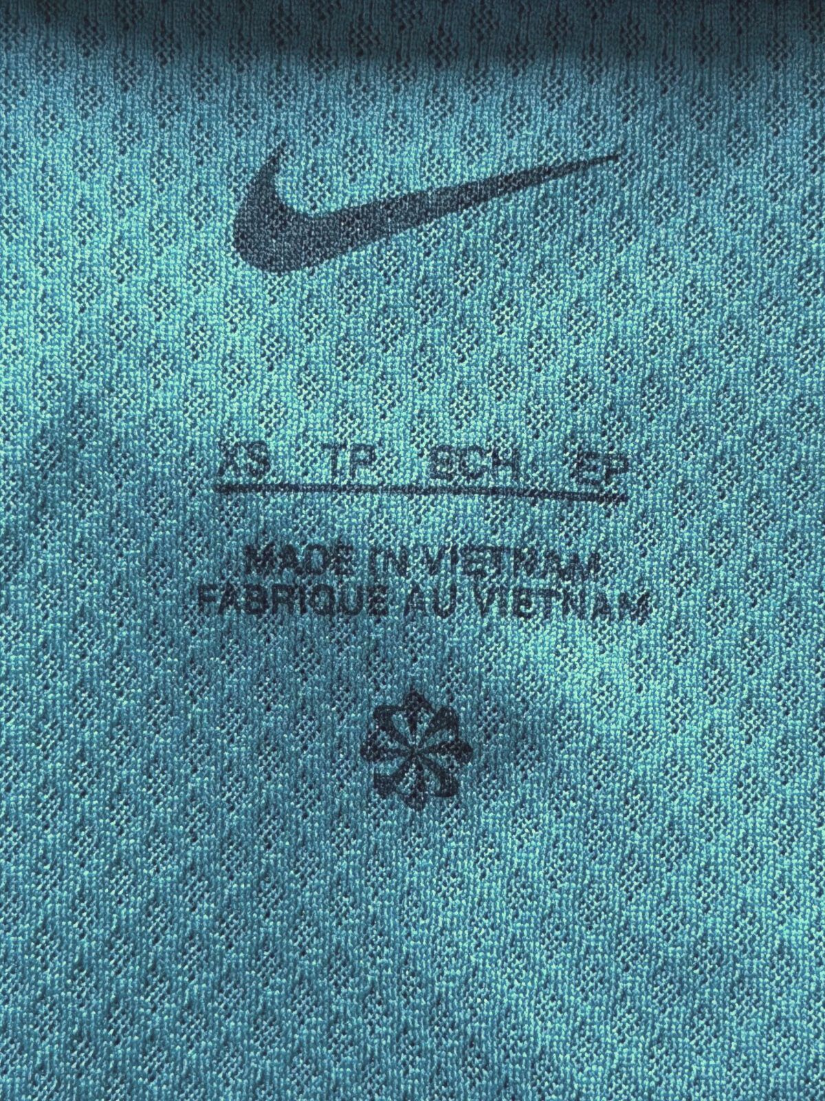 Men’s Nike Lightweight Hooded Windbreaker Jacket in Green - XSmall - 3815