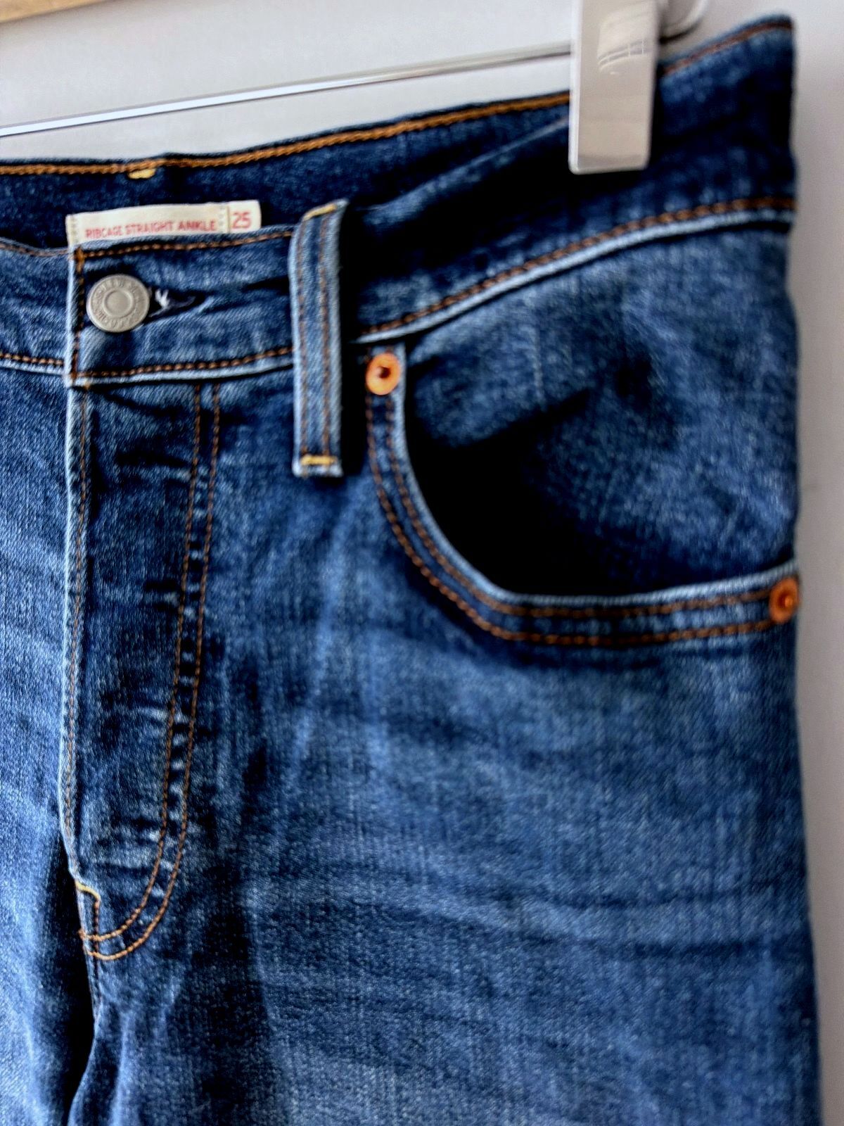 Women’s Levi’s High Waisted Ribcage Straight Fit Jeans In Navy - W25/L31
