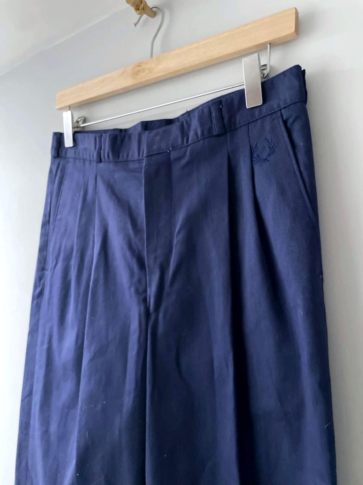 Men’s Fred Perry Double Pleated Wide Leg Chino Trousers In Navy - W30/L33 - 2873