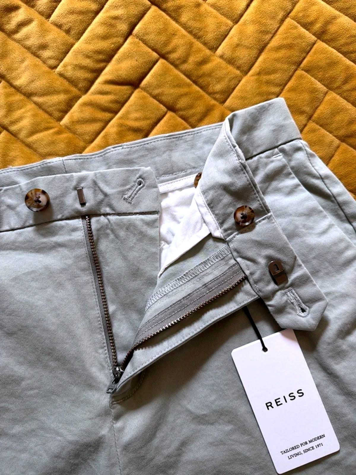 Women’s Reiss Premium Stretch Fit Classic Chino Shorts In Grey - W30 - 3255